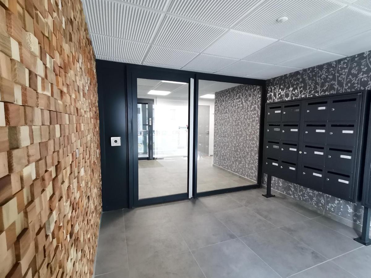 Nancy Centre Tranquil Apartment: Thermal Springs & Campus Proximity Exterior photo